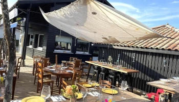 La Terrasse de la Poissonnerie du Port de Lanton - 33138 Lanton