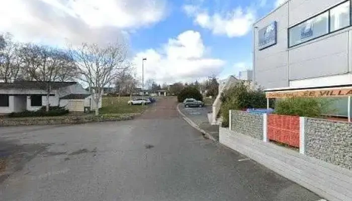 Aux Bons Amis -  Street View Et 360deg - Chasseneuil-du-poitou
