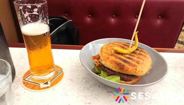 Bar Des Arceaux -  Plats Et Boissons - Angoulême