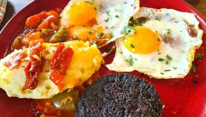 Bar Restaurant Zuzulua -  Huevos Rancheros - Saint-pée-sur-nivelle