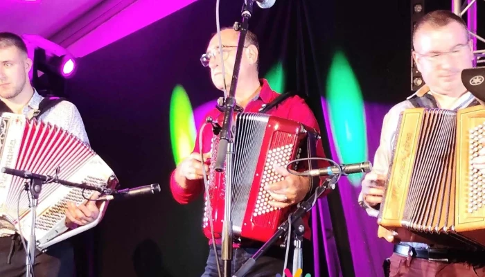 Chamberet village accordeon - 19370 Chamberet