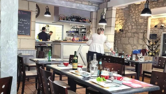 Crêperie Le Kerlouët - 147 Rue Bourbon 149