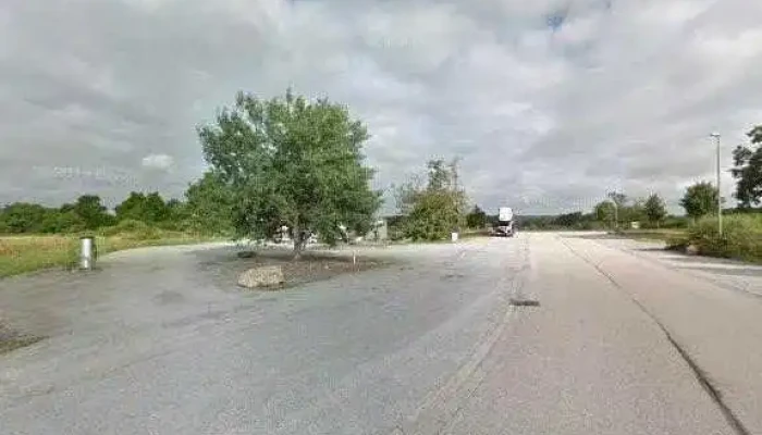 Distributeur La Piccola Bessines -  Street View Et 360deg - Bessines-sur-gartempe