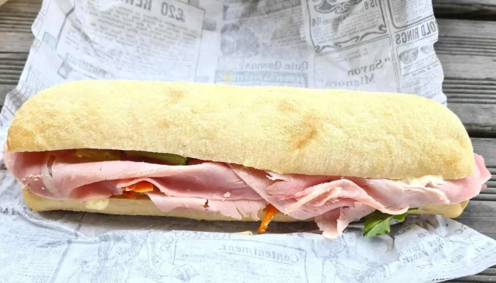 Hk  Sandwichs Pates Salades Friterie Pres De Moi - Argentat-sur-dordogne