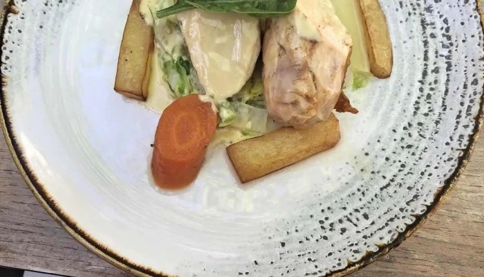 Hotel Restaurant Bar La Boule Dor Les Plus Recentes - Barbezieux-saint-hilaire