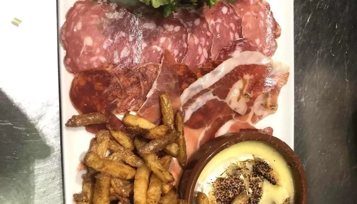 La Brasserie Des Chateaux Plats Et Boissons - Cantenac