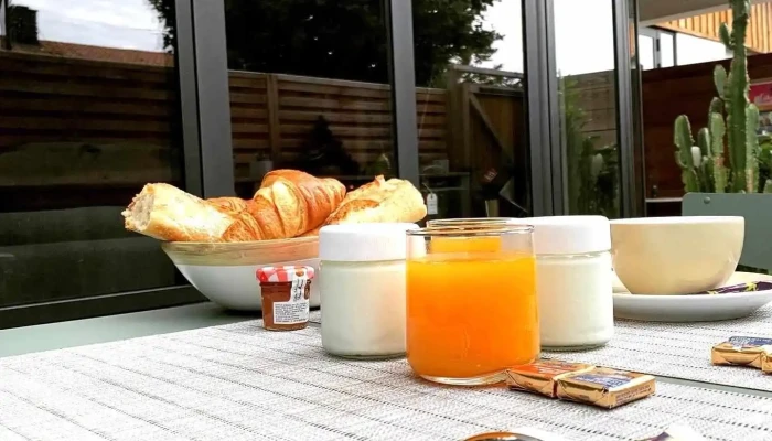 La Petite Auberge -  Plats Et Boissons - Arès