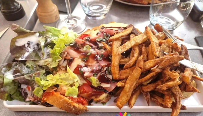 Le Bistrot Du Vieux Relais -    Bar Snack Fait Maison Frite - Airvault