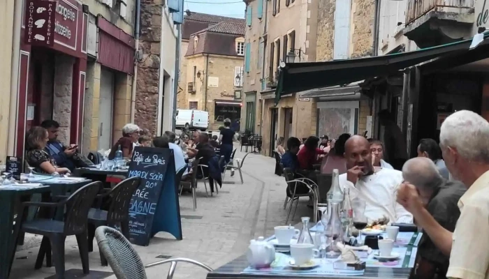 Le Cafe De Paris Ou - Pays De Belvès