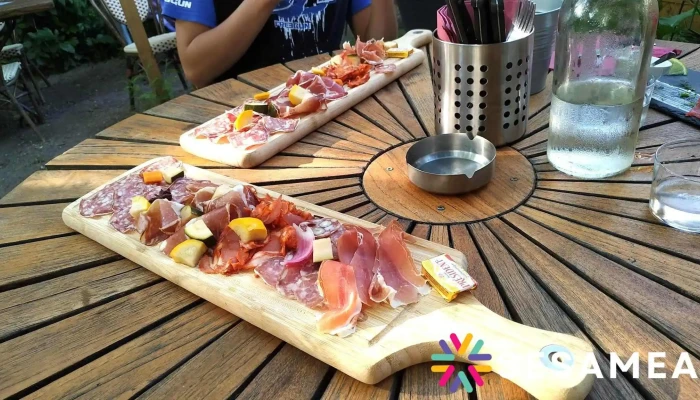 Le Cosmopolitain -  Plats Et Boissons - Cadillac-sur-garonne