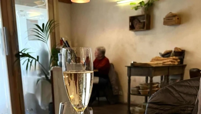 Le Petit Caboulot A Lisle Saint Georges En Gironde Pres De Bordeaux 33 Restaurant - Isle-saint-georges