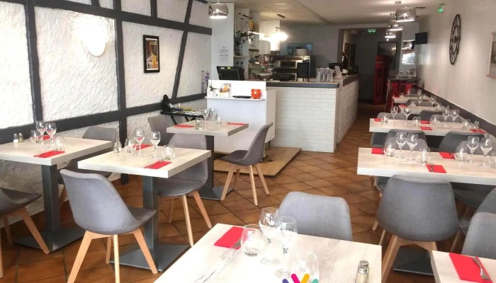 Le Resto des Halles - 16110 La Rochefoucauld-En-Angoumois