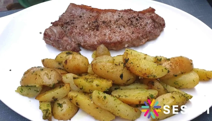 Le Richelieu -  Plats Et Boissons - Bergerac