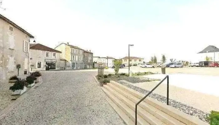 Restaurant Le Chateau Street View Et 360deg - Barbezieux-saint-hilaire