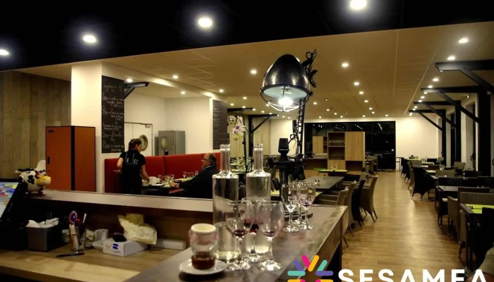 Restaurant Le Lac Dhautibus Atmosphere - Argentonnay