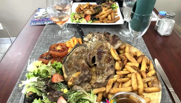 Restaurant Perfect Place -  Specialite Couscous Ou Grillades Magret De Canard Confit Plats Et Boissons - Bergerac