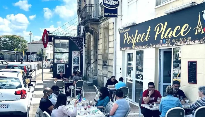 Restaurant Perfect Place -  Specialite Couscous Ou Grillades Magret De Canard Confit Tout - Bergerac