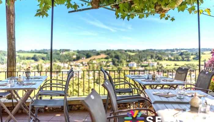 Salon Cyrano - 64250 Cambo-Les-Bains