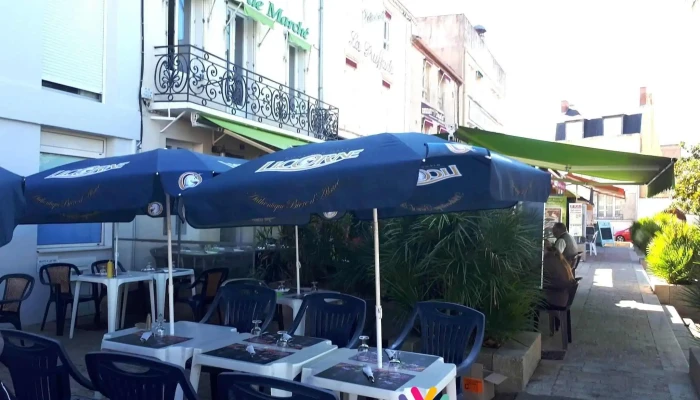 Un Jour De Marche Atmosphere - Pompaire
