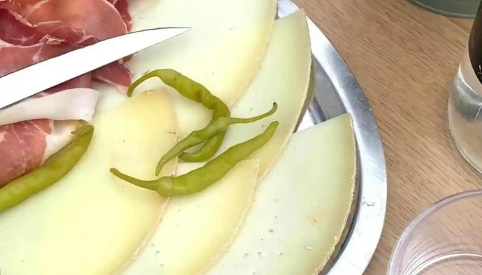 Une Bouteille A La Nive Videos - Bayonne